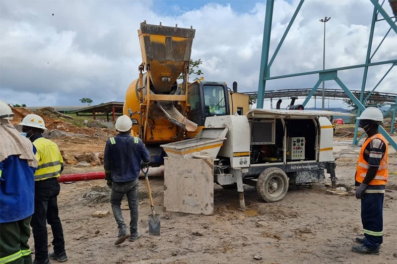 Country: Ghana Equipment: concrete pump DHBT40 Self loading concrete mixer truck HMC350 Delivery time : concrete pump March,2020 Self loading concrete mixer truck February,2021 Concrete trailer pump is a common equipment in construction project. It is