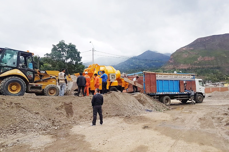 A DHBT15 concrete mixer with pump works in Peru for many years. This is a concrete mixer with pump was delivered to Peru in 2018. After compare with several suppliers of concrete mixer with pump, our clients finally chose us as partner because we have