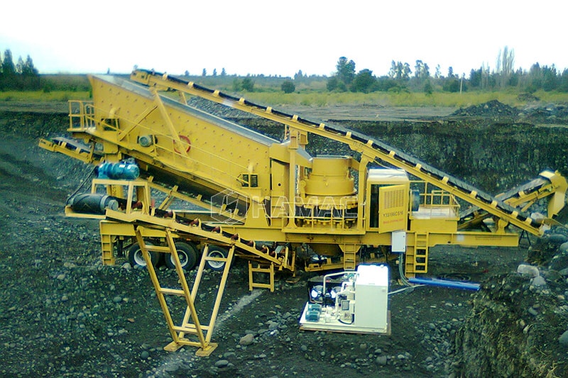 This mobile crushing and screening plant was exported to Chile in 2012. It is a complete mobile crusher and vibrating screens on two separate chassis. It was purchased after the client visiting to our factory. As a manufacturer of crushers and screens