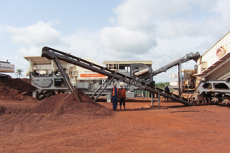 This mobile crushing and screening plant was exported to Guinea in 2012. It is a complete mobile crusher and vibrating screens on two separate chassis. It is used to process the iron ore which is belong to a state-owned company. They prefer Chinese pr
