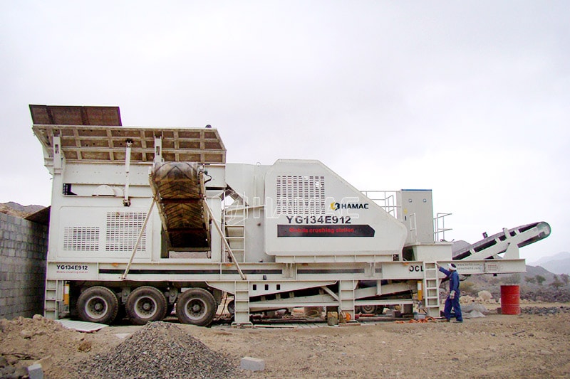 This mobile jaw crusher was exported to Oman in 2010. It is our biggest mobile jaw crusher. This client only process the big stone to medium sizes approximate 150-180mm, and then they sell the crushed stone to next stage clients. There is a belt conve